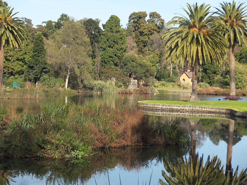 Lake in the Royal Botanic Gardens, Melbourne.